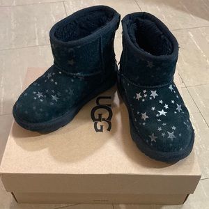 UGG - Classic mini II stars - size 11